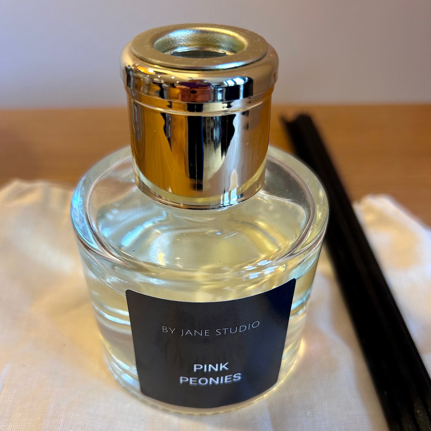 POMEGRANATE NOIR — Classic Reed Diffuser